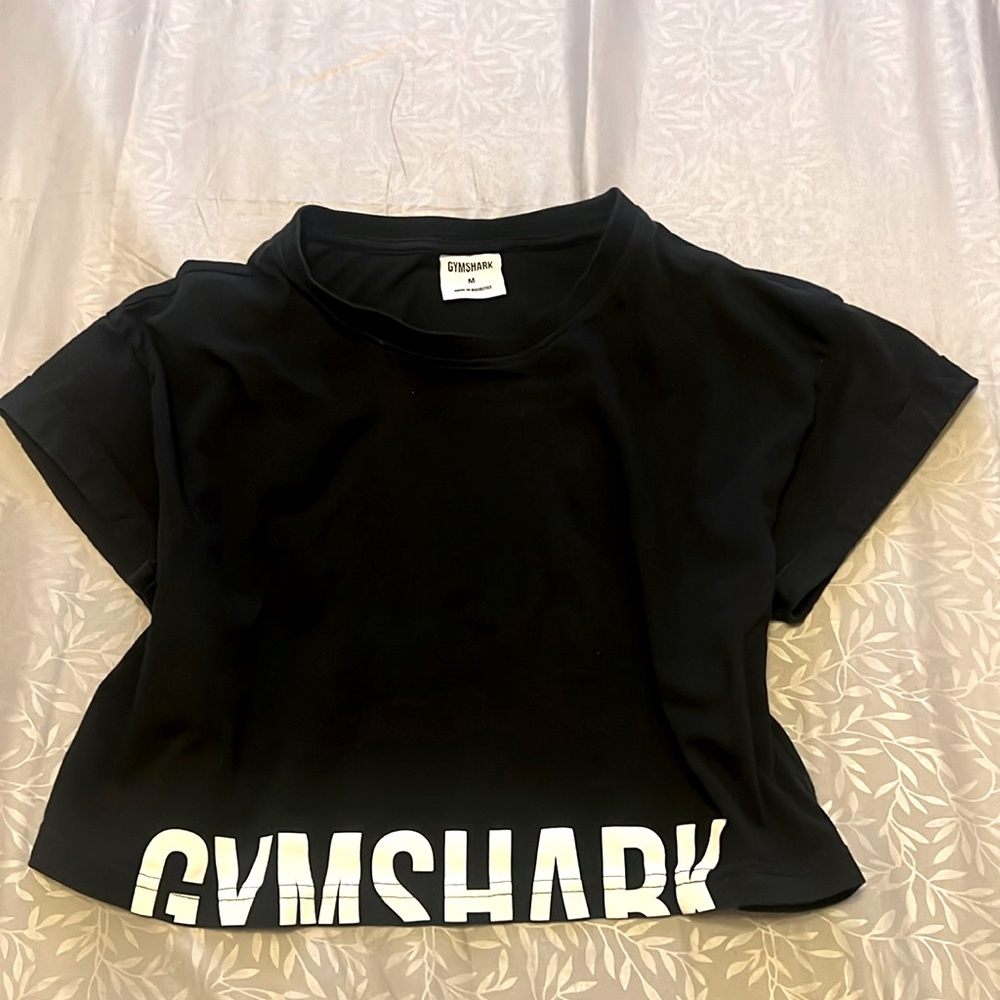Cropped workout shirt